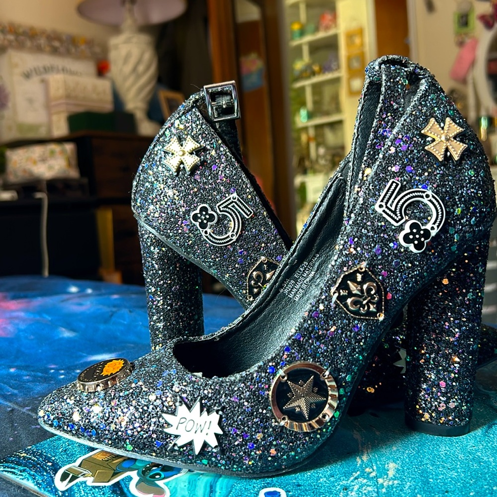NWOT Cape Robbin’s Heels with Charms